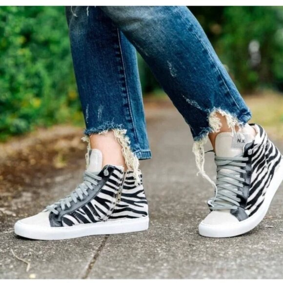 P448 Sneakers High Tops Lace Up Shoes Zebra Print Pony Hair Black White Size 38 - Picture 2 of 11
